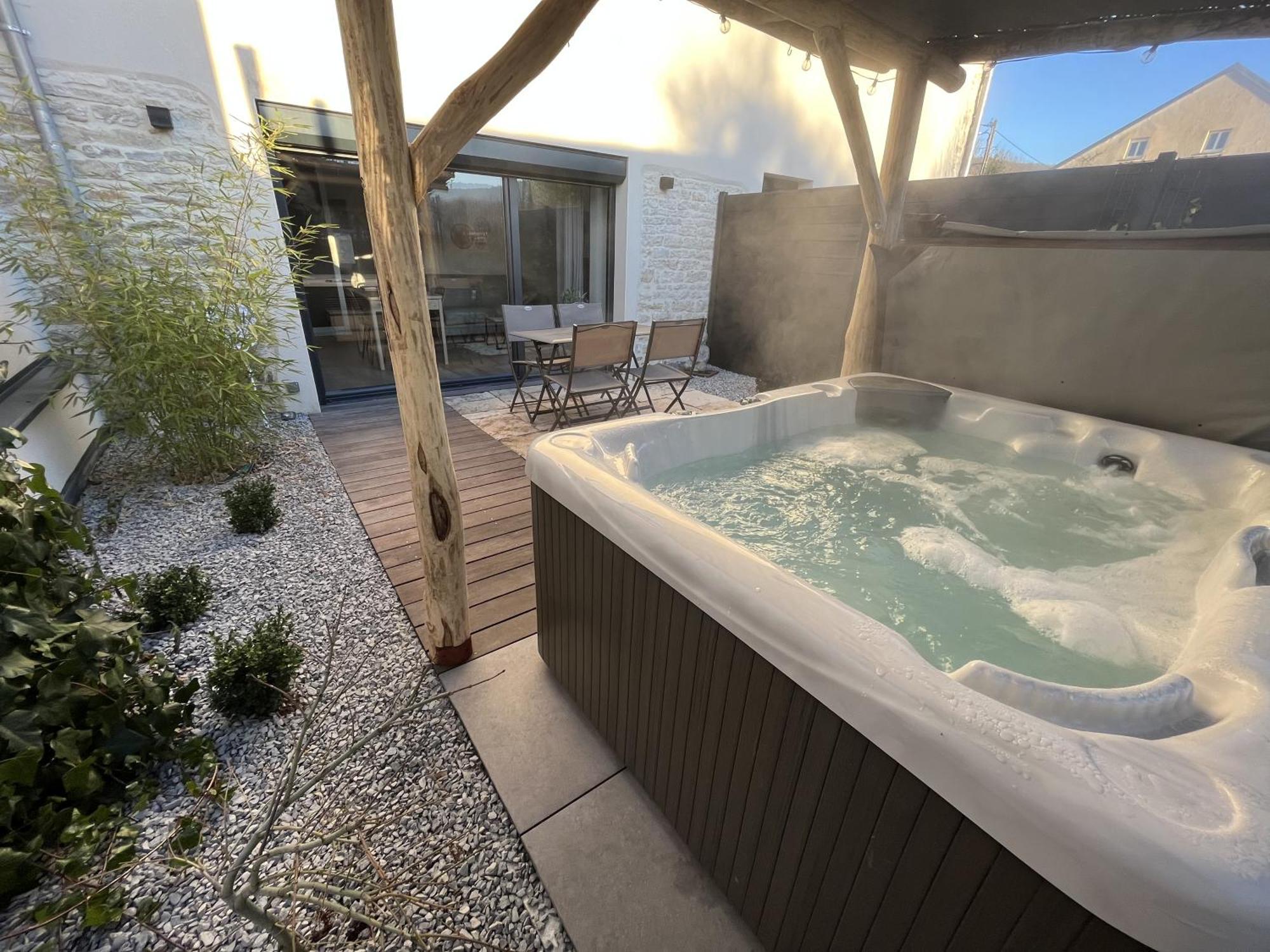 Sejour Detente - Appart'Hotel N 1 Avec Jaccuzi, Piscine Et Petit-Dejeuner Chouzelot Eksteriør bilde
