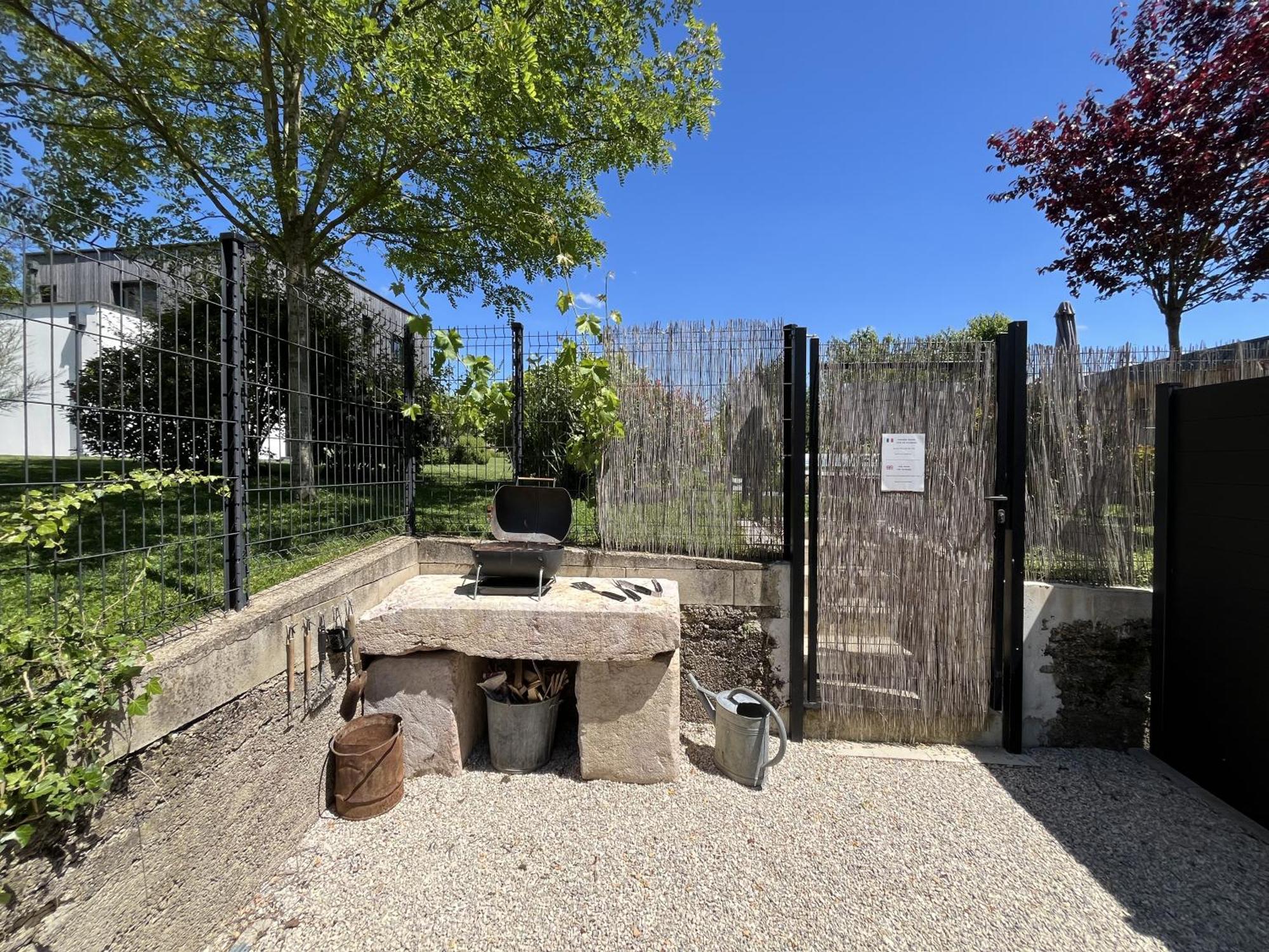 Sejour Detente - Appart'Hotel N 1 Avec Jaccuzi, Piscine Et Petit-Dejeuner Chouzelot Eksteriør bilde