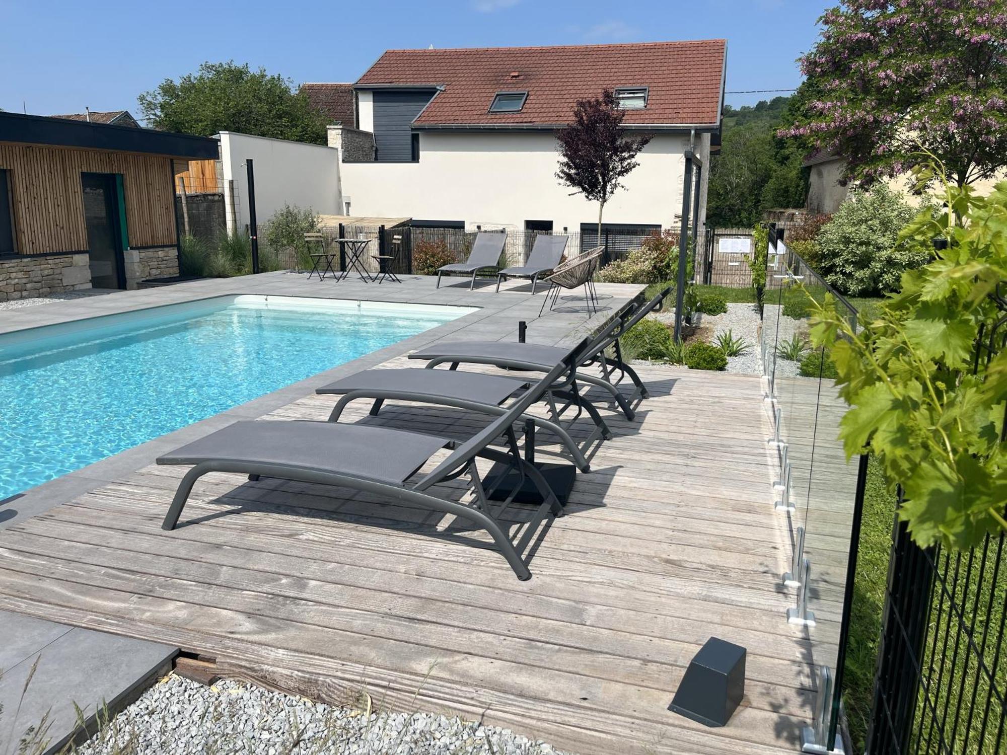 Sejour Detente - Appart'Hotel N 1 Avec Jaccuzi, Piscine Et Petit-Dejeuner Chouzelot Eksteriør bilde